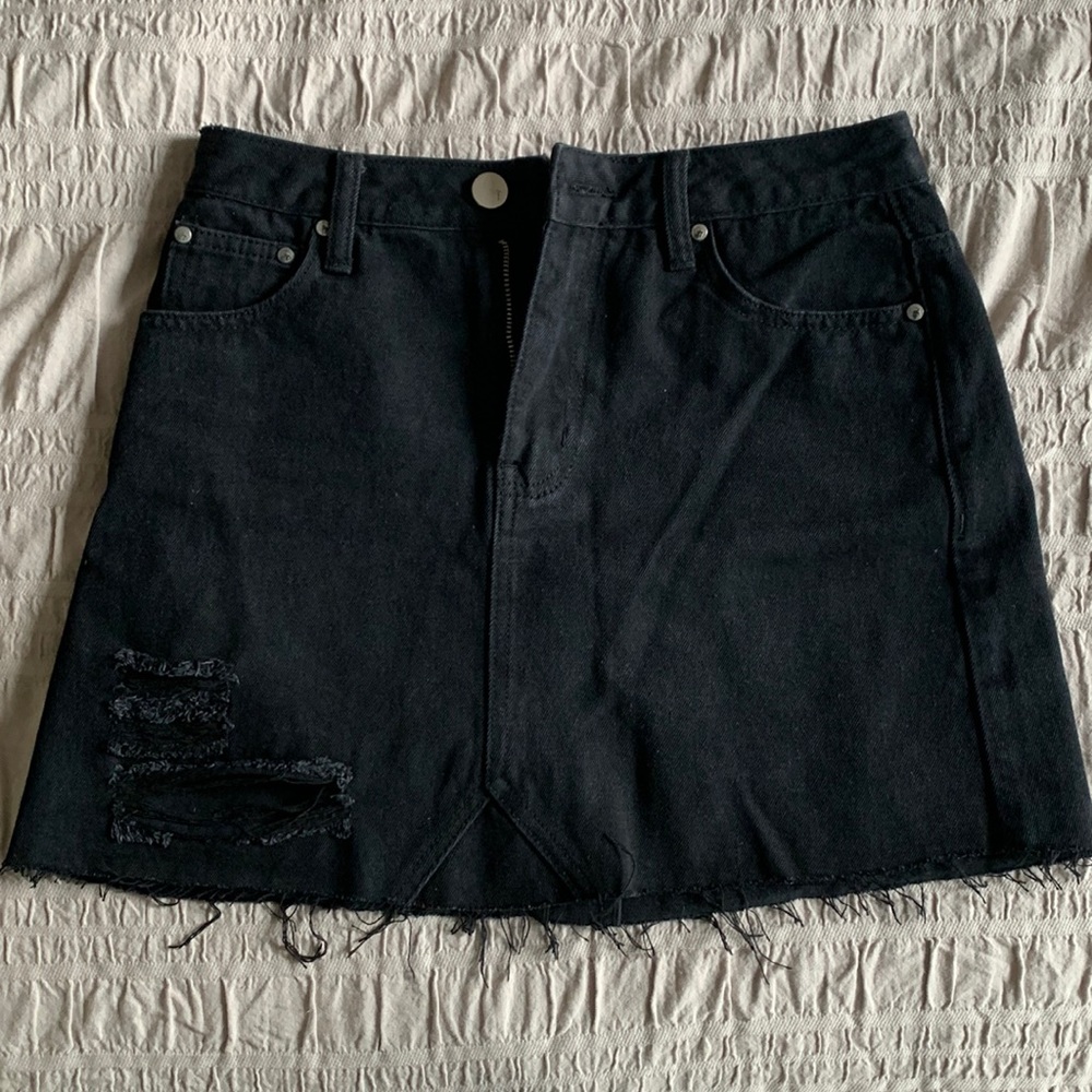 Black denim skirt by tobi size 26